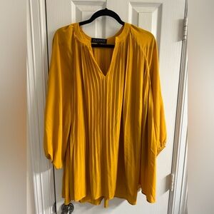Beautiful and unique! Eloquii mustard yellow pleated top!